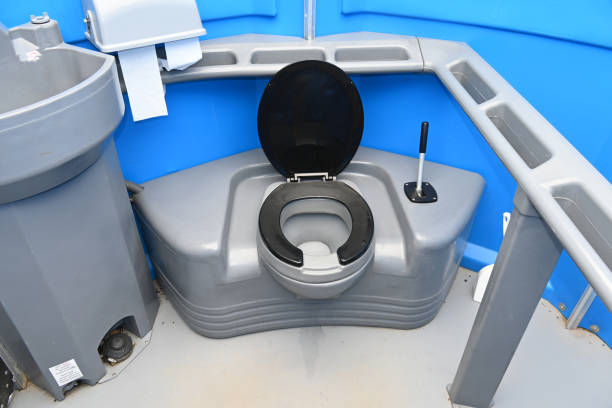 Portable Toilet Options We Offer in Skyline Acres, OH